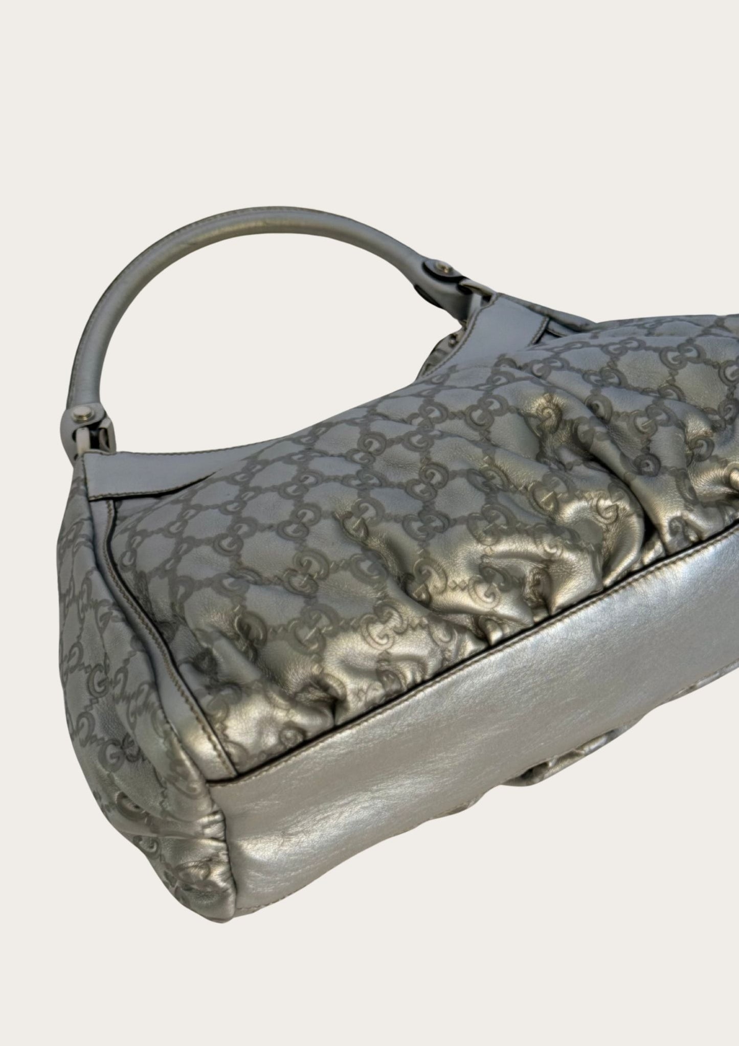 Preloved, Gucci Guccissima Abbey leather shoulder bag in silver GG leather