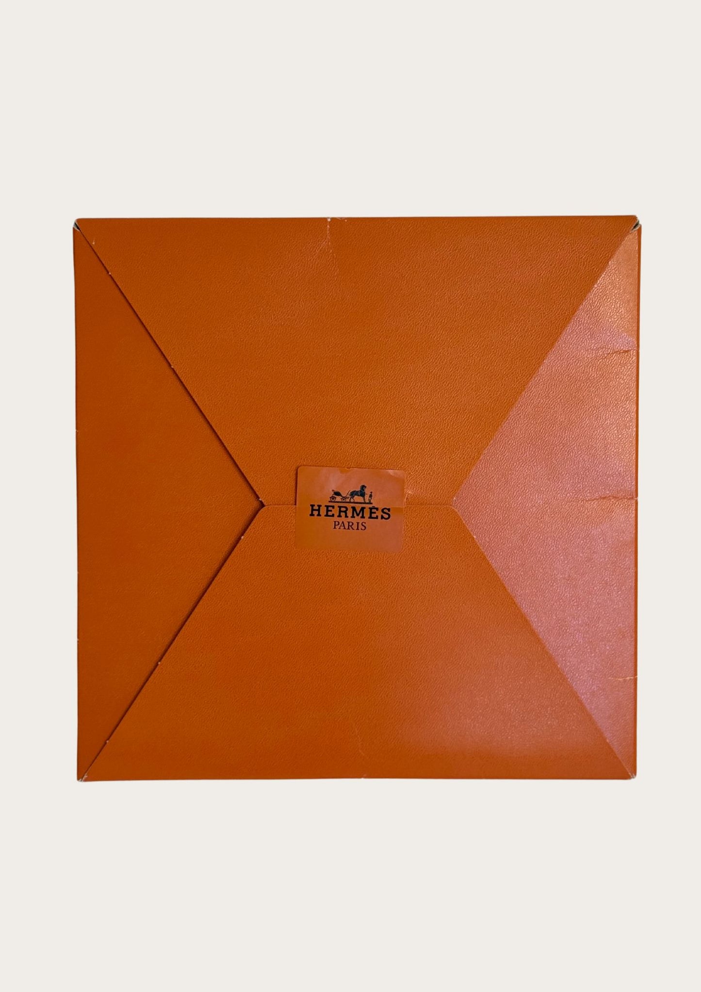 Unworn Hermès silk scarf 90x90cm in blue and gold pattern, authentic