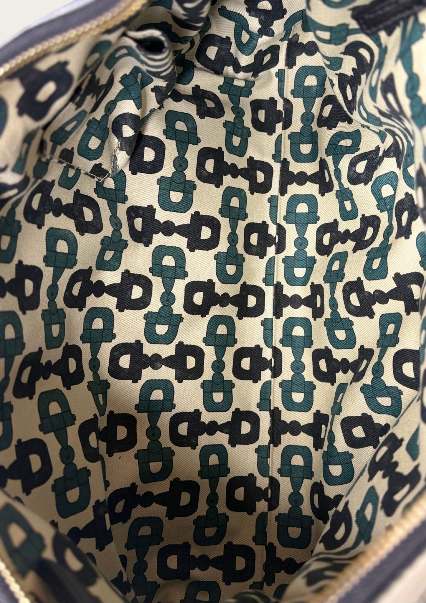 Authentic vintage Gucci Abbey D-ring Hobo shoulder bag in Guccissima leather