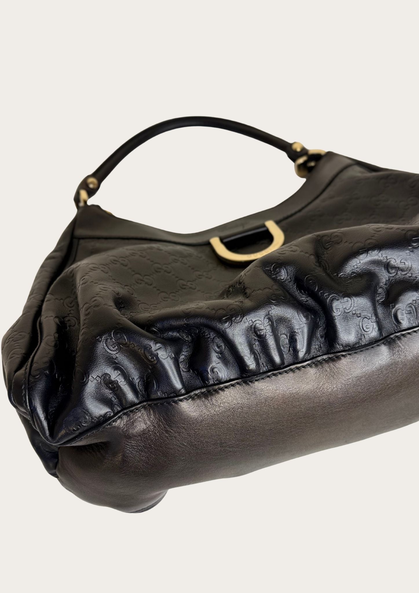 Authentic vintage Gucci Abbey D-ring Hobo shoulder bag in Guccissima leather