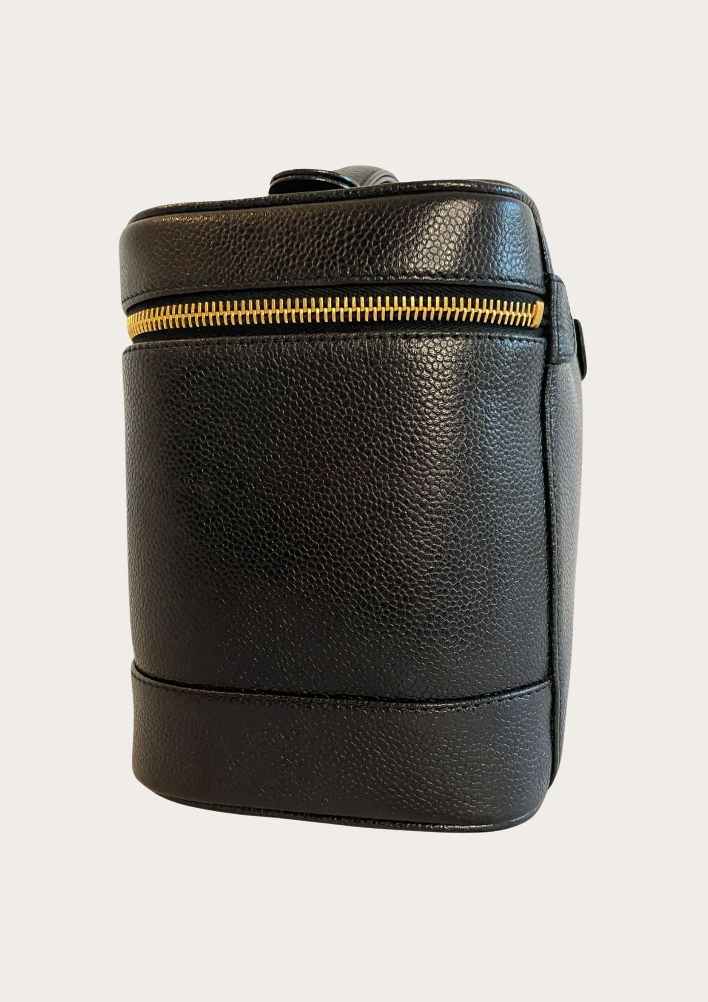 Vintage Chanel CC Caviar Vanity case, side photo