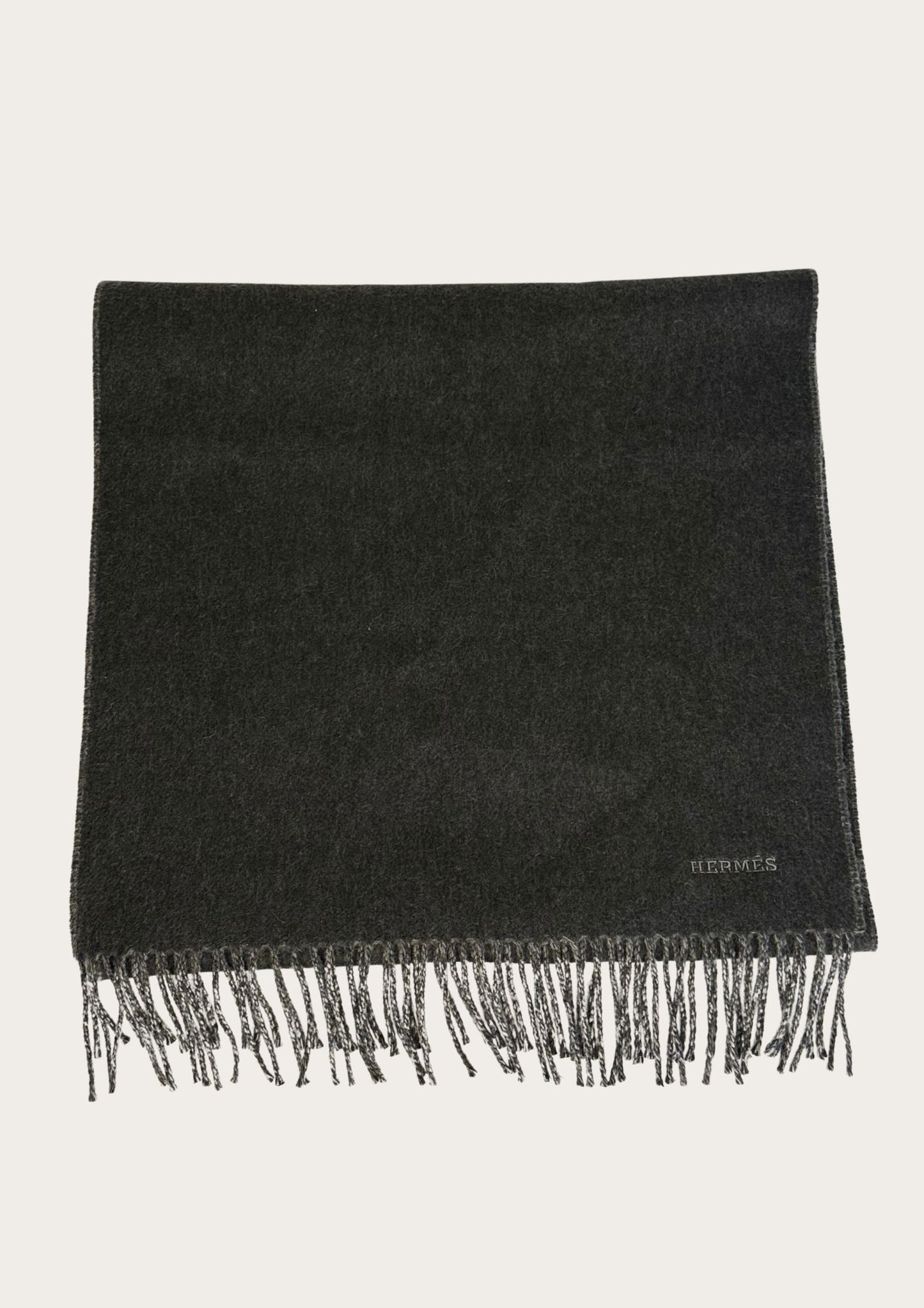 Authentic grey Hermès Cashmere scarf with case