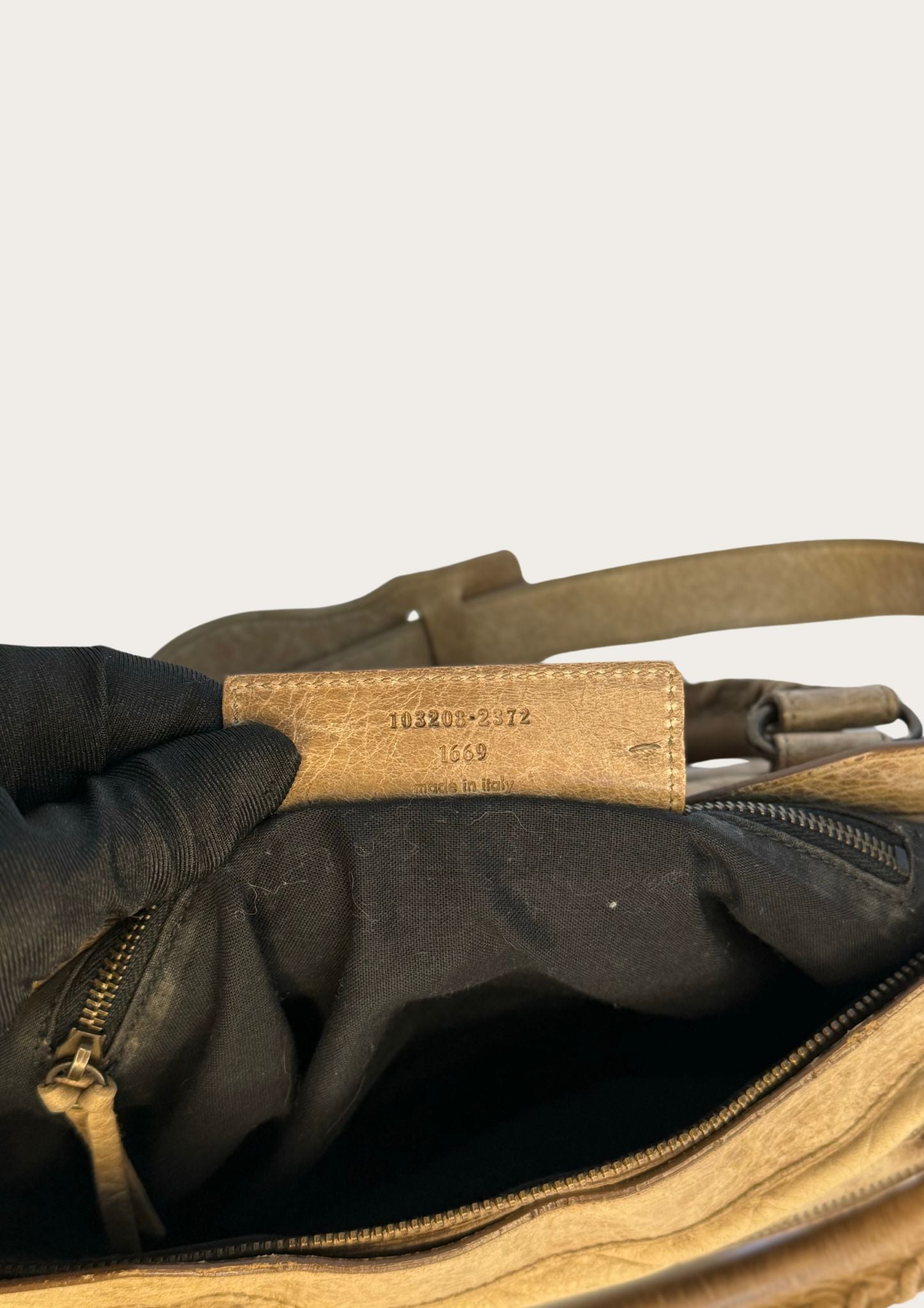 Pre-owned Balenciaga City bag in beige leather, genuine 