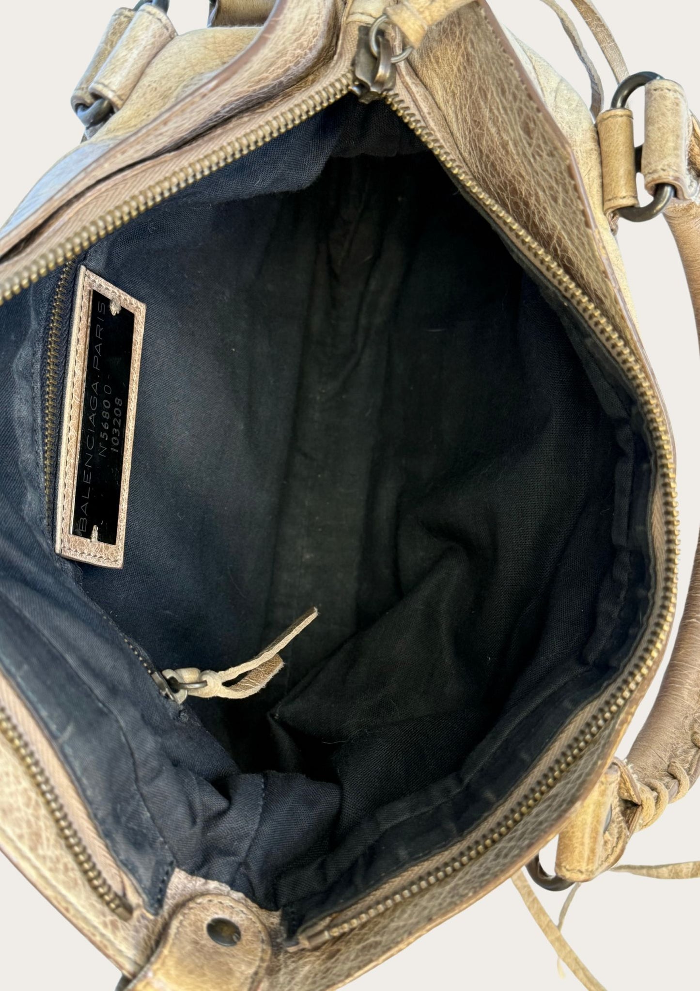 Pre-owned Balenciaga City bag in beige leather, genuine 