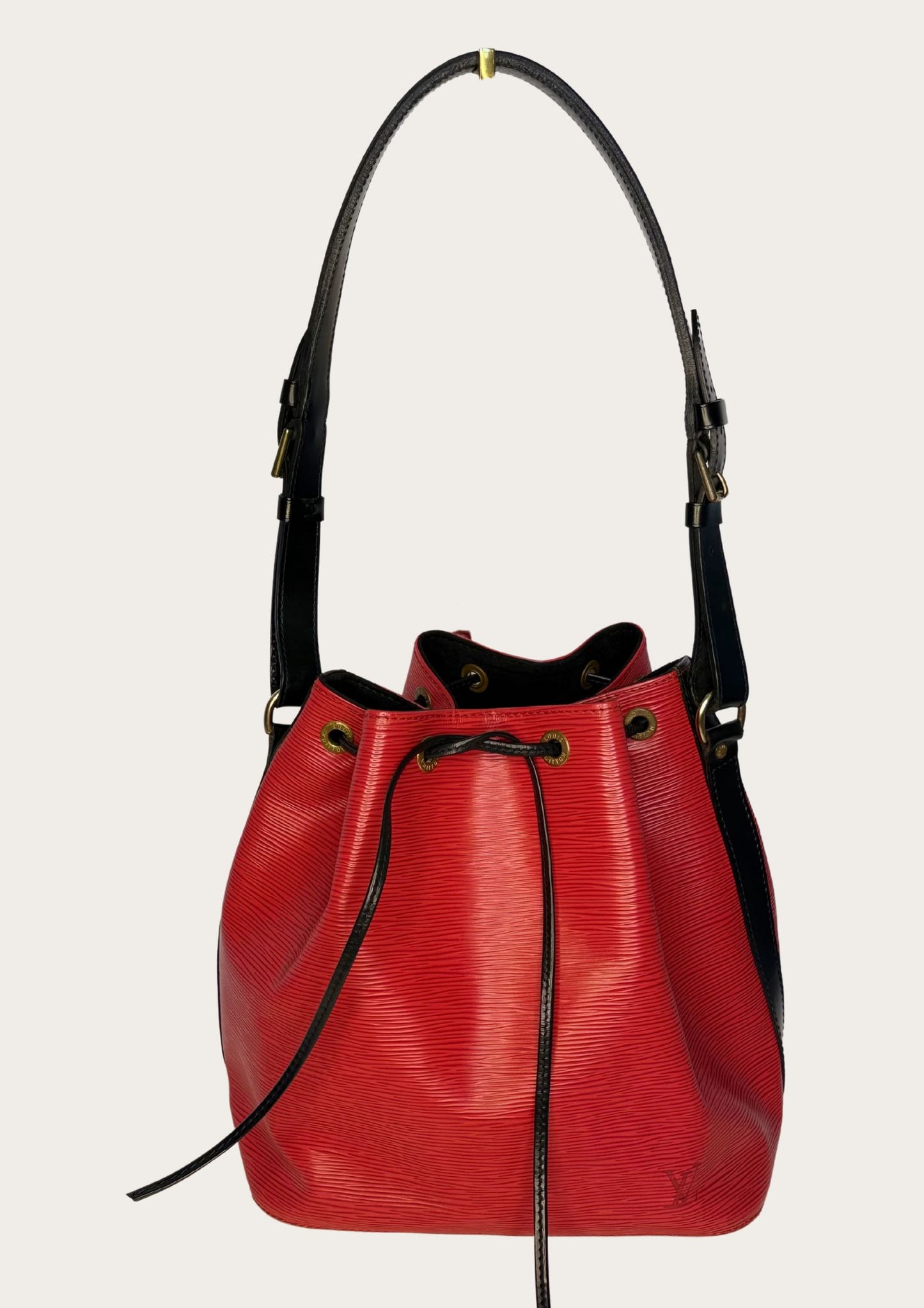 Louis Vuitton Petit Noé in Epi leather