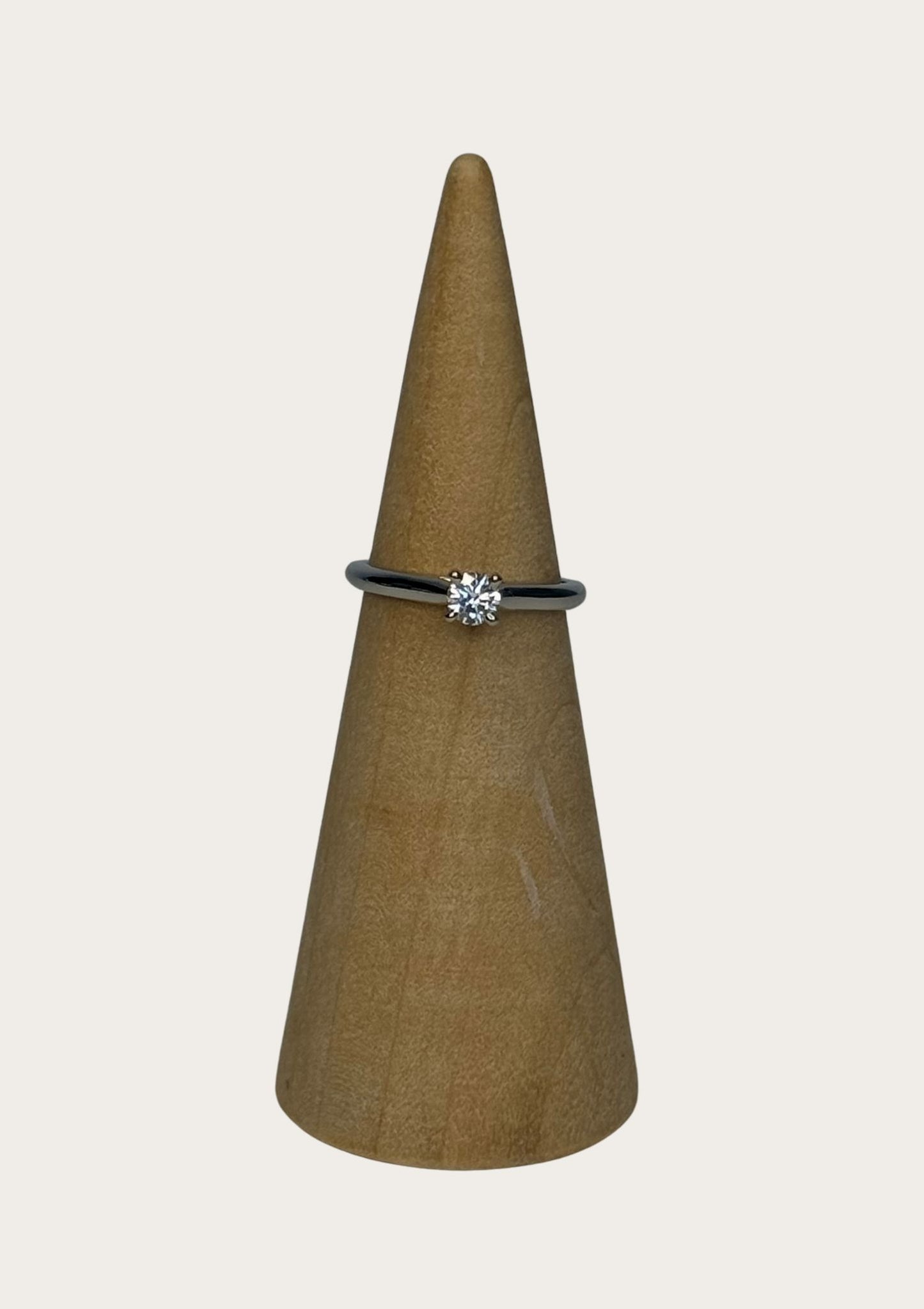 Authentic Cartier Solitaire 1895 diamond ring in platinum with GIA certificate