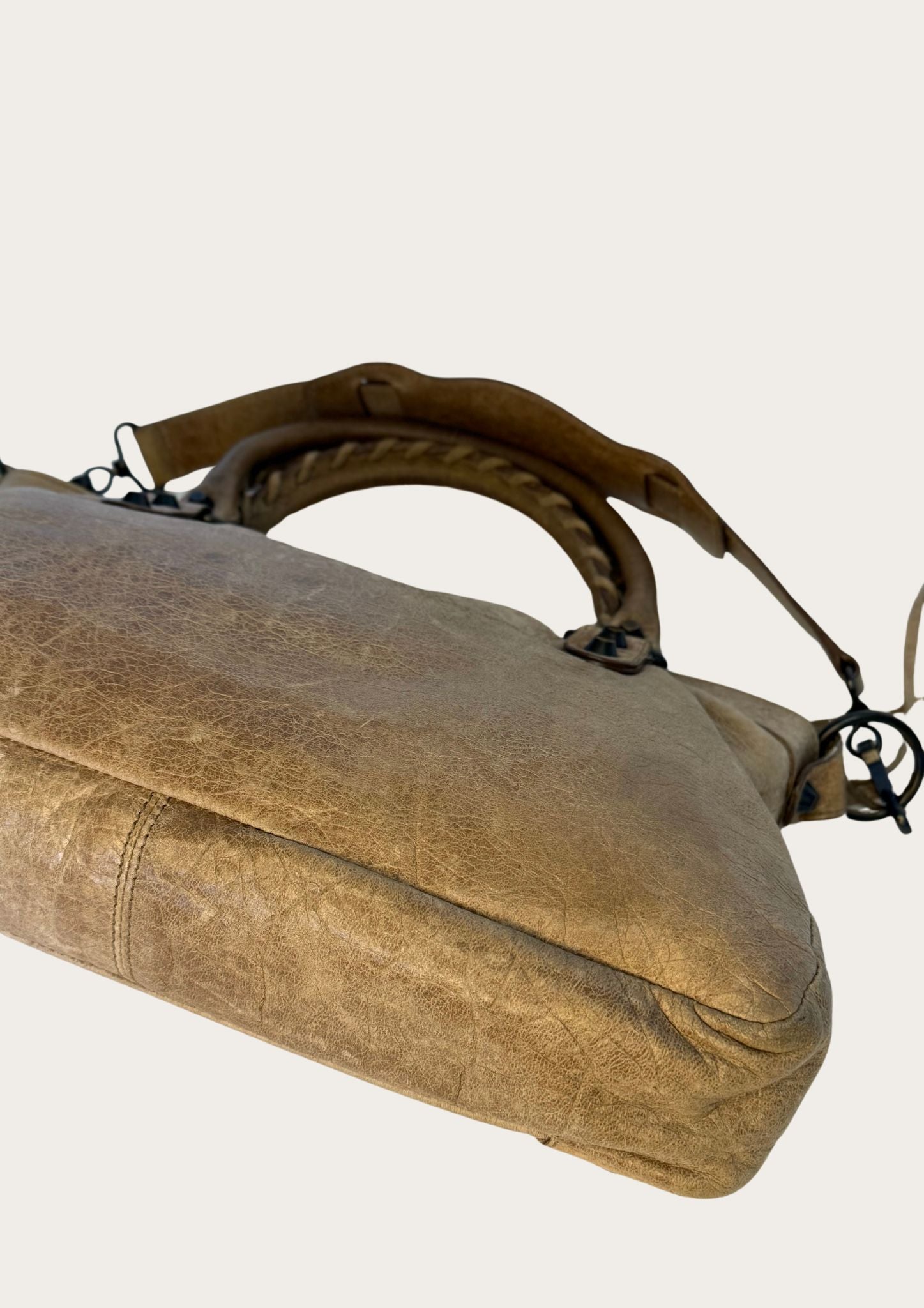 Pre-owned Balenciaga City bag in beige leather, genuine 