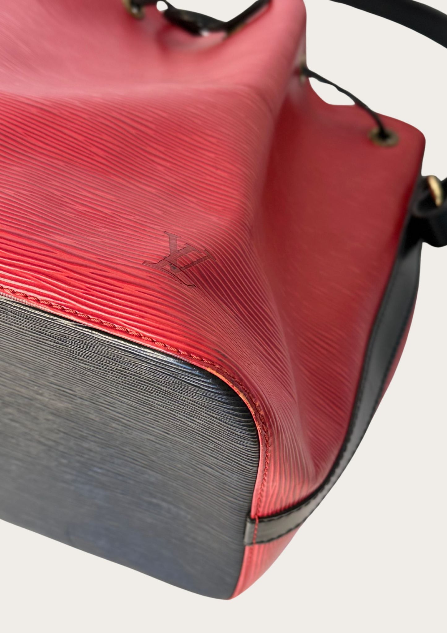 Louis Vuitton Petit Noé in Epi leather