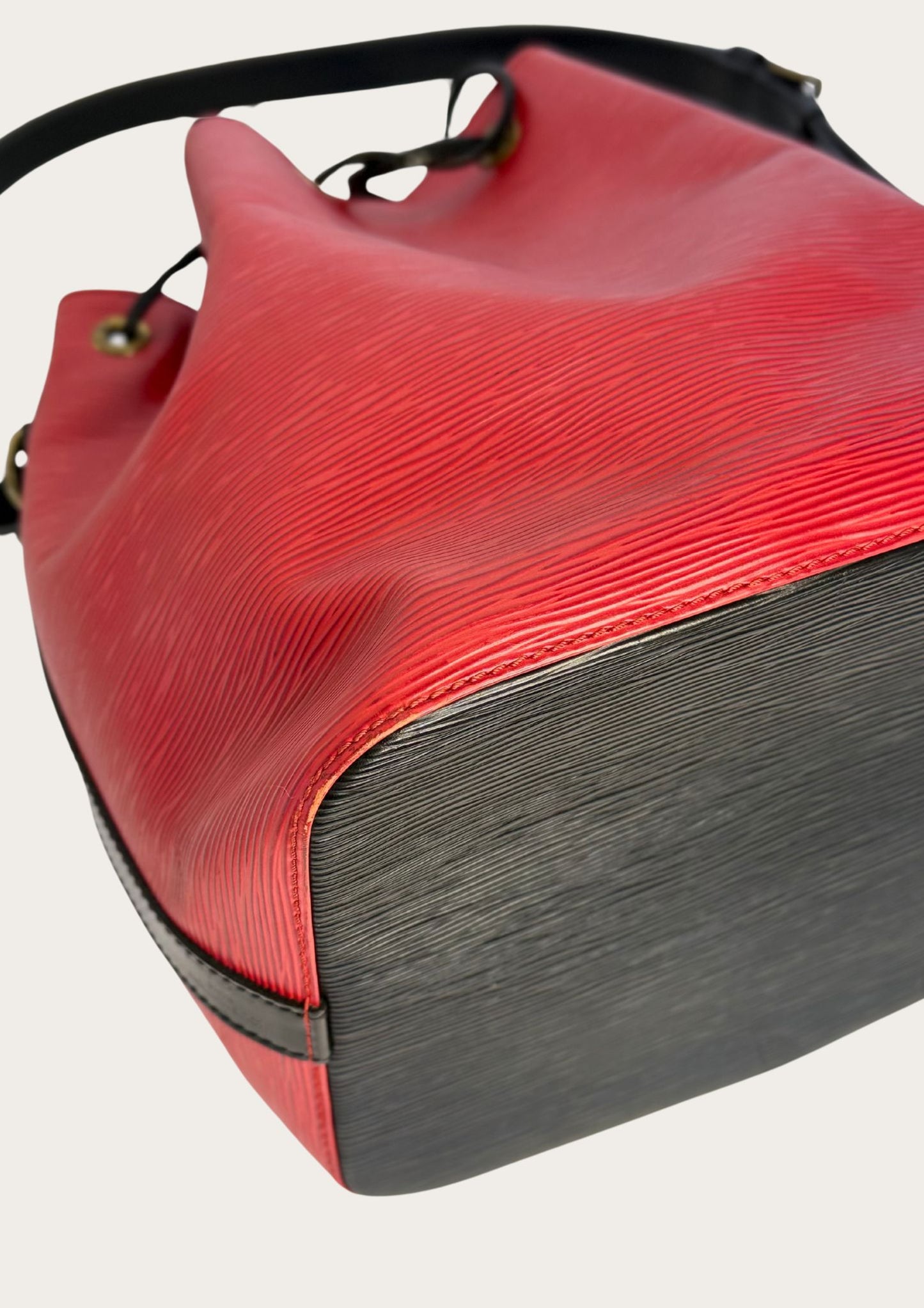 Louis Vuitton Petit Noé in Epi leather