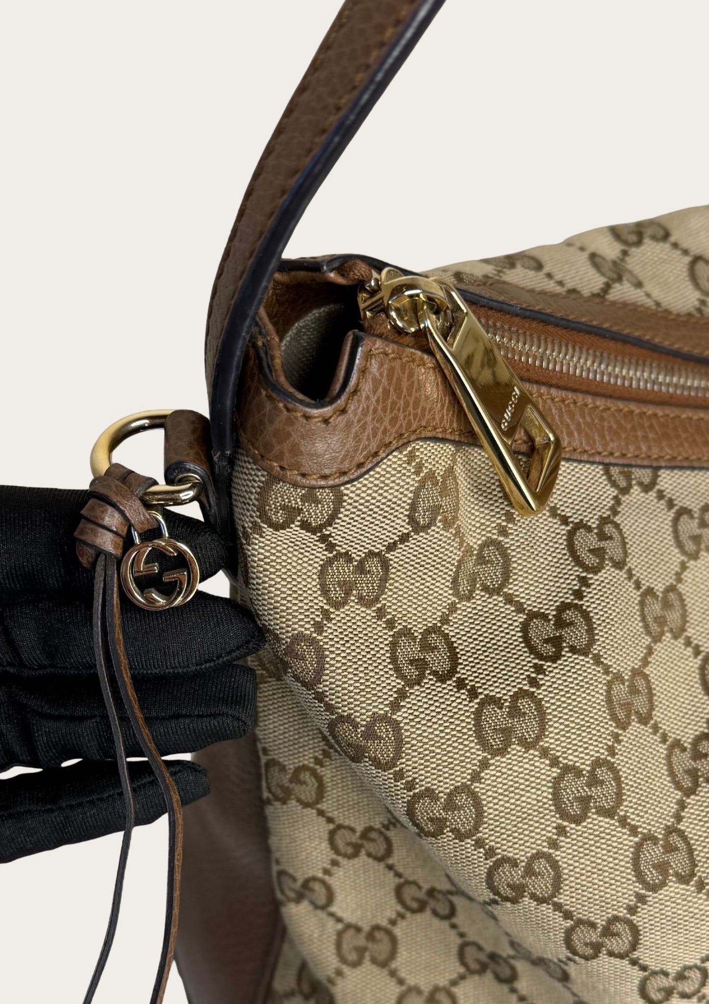 Genuine Gucci GG canvas and leather shoulder bag