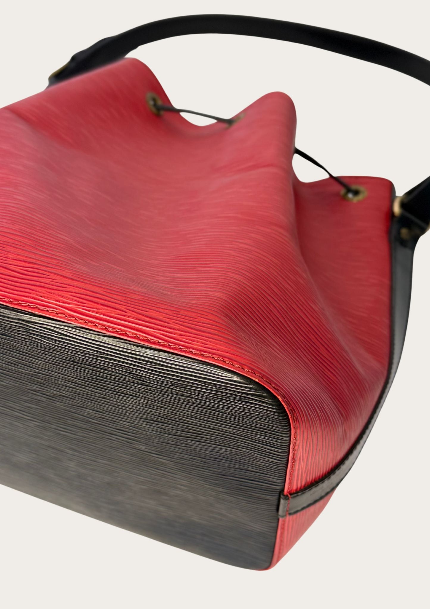 Louis Vuitton Petit Noé in Epi leather