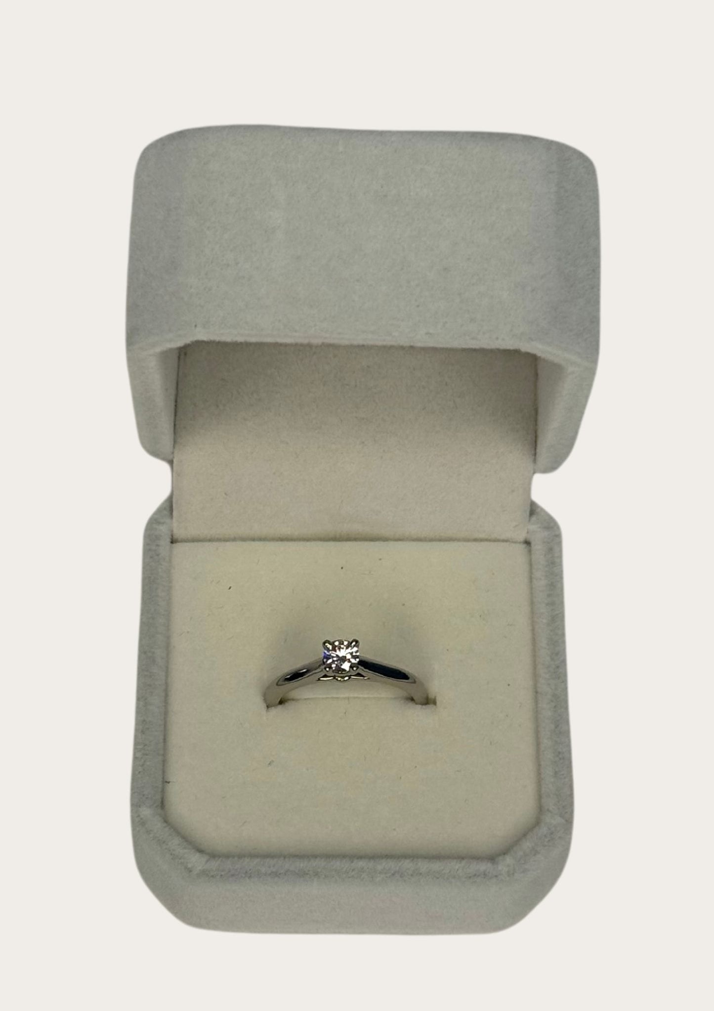 Authentic Cartier Solitaire 1895 diamond ring in platinum with GIA certificate