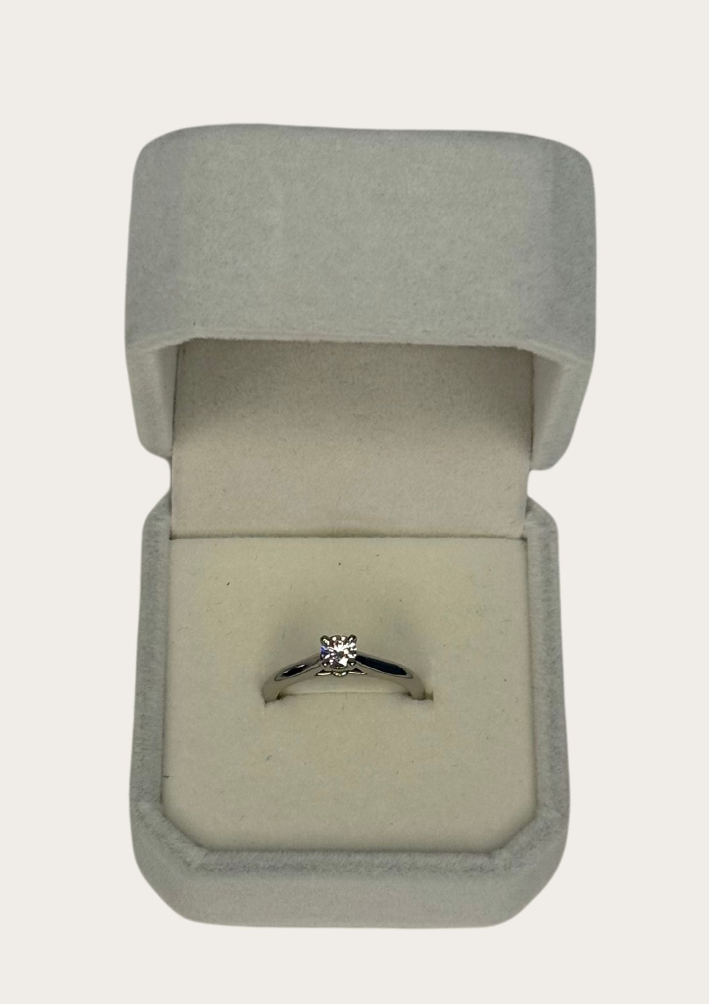 Authentic Cartier Solitaire 1895 diamond ring in platinum with GIA certificate