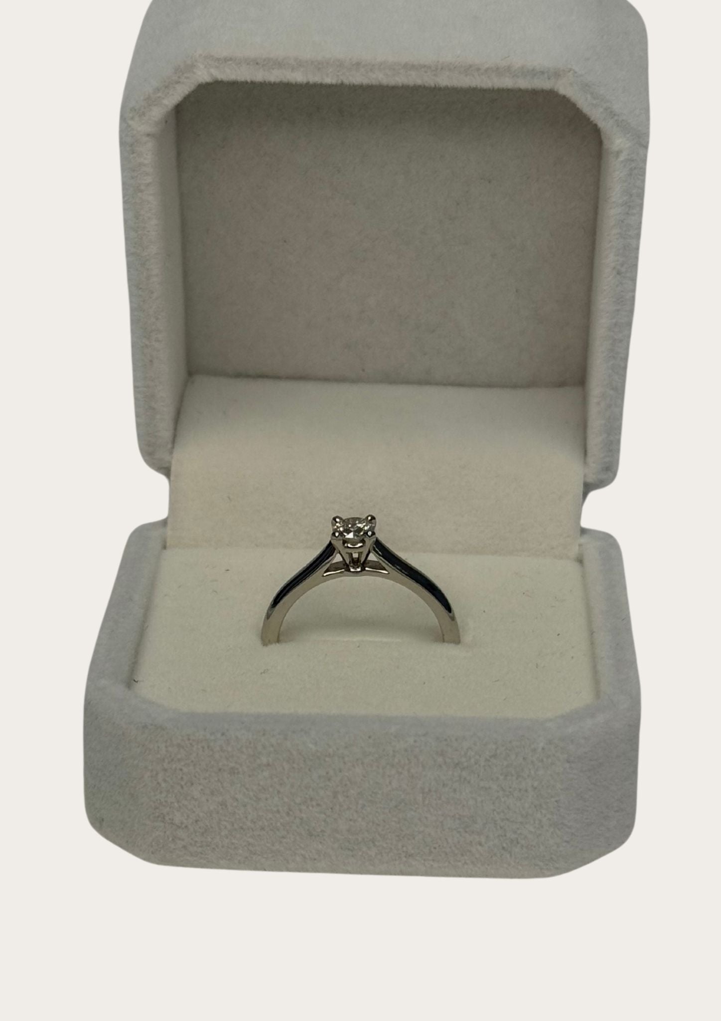 Authentic Cartier Solitaire 1895 diamond ring in platinum with GIA certificate