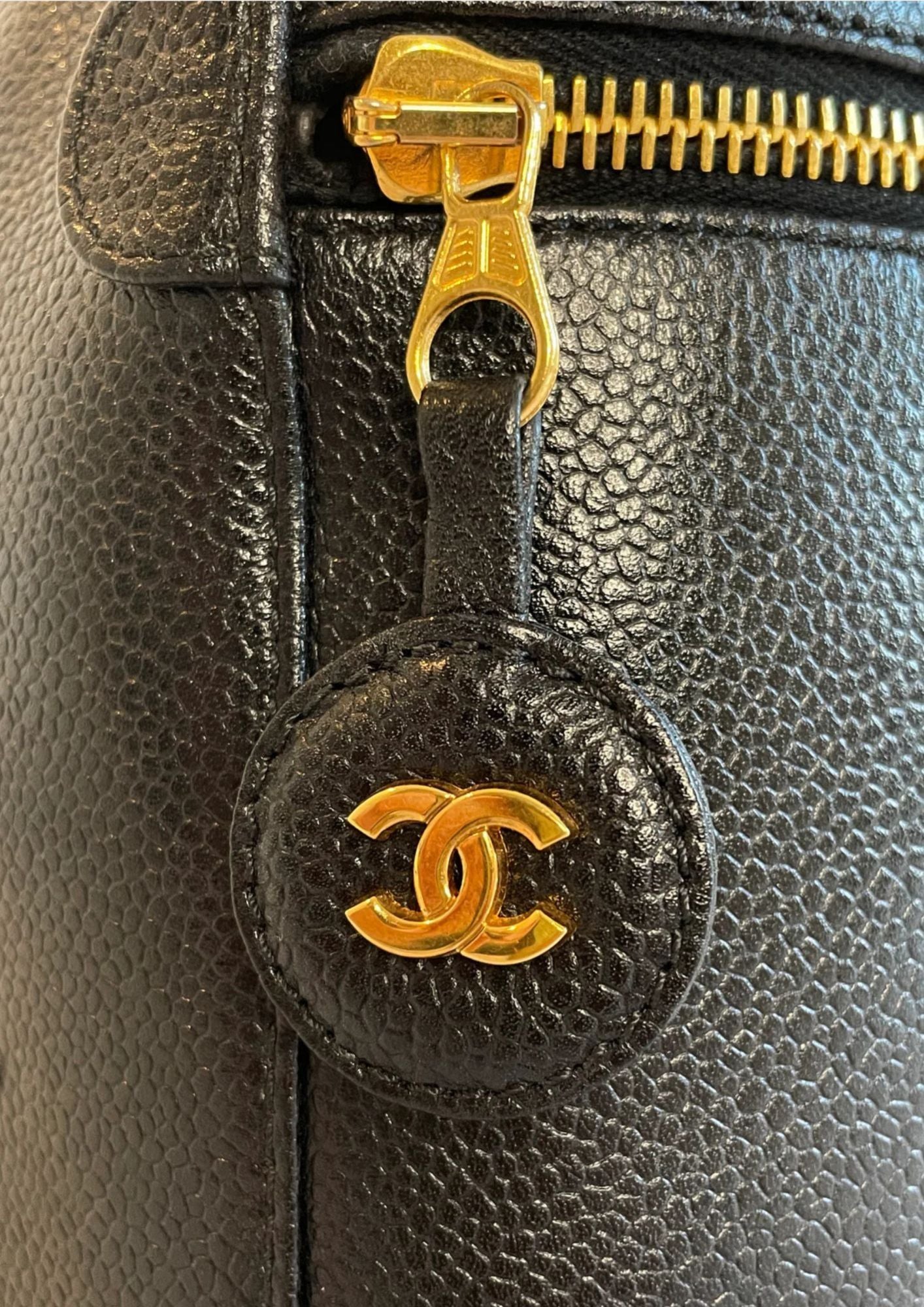 Genuine  Chanel CC Caviar Vanity case, detail photo
