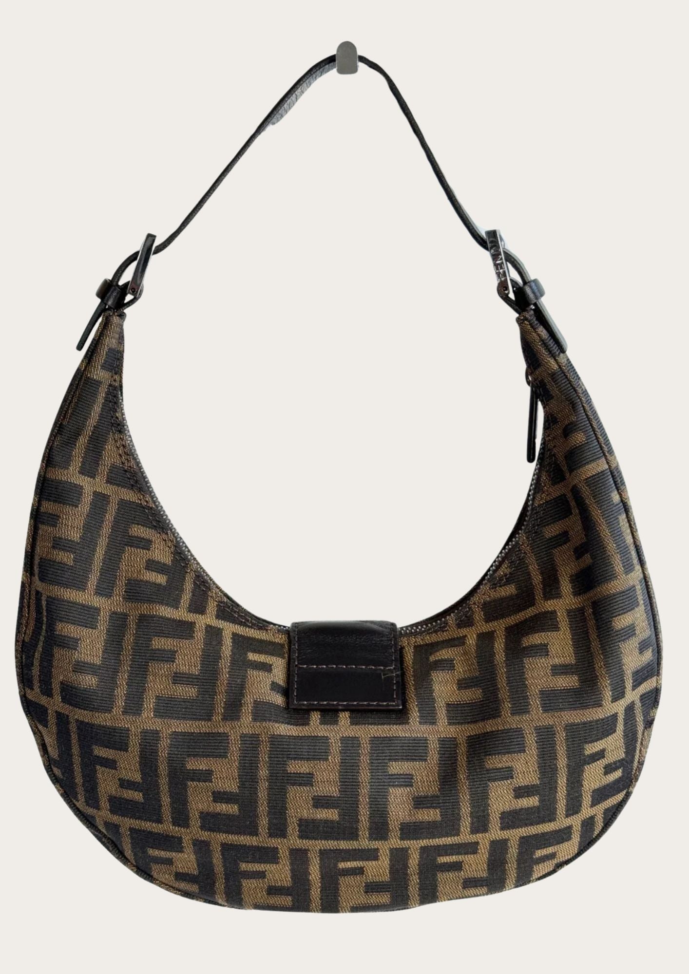 FENDI Zucca柄 ショルダーバッグ Fendi Zucca Half-Moon shoulder bag – RandR Vintage