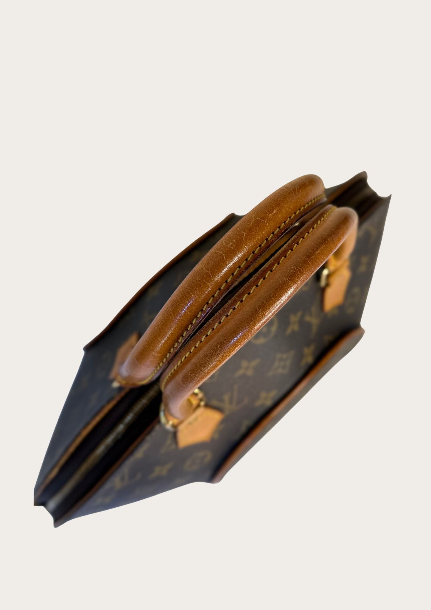 Vintage and authentic Louis Vuitton Ellipse MM handbag