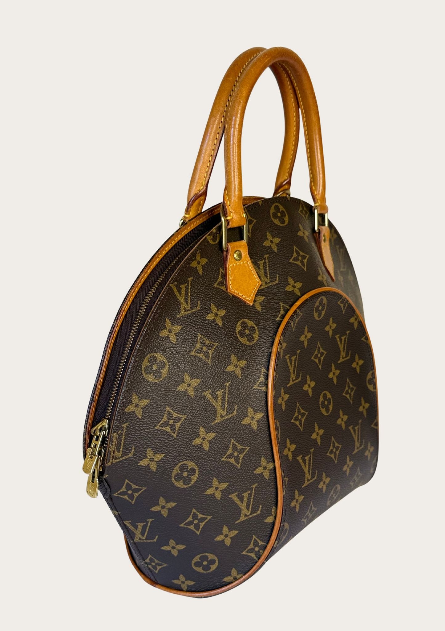 Vintage and authentic Louis Vuitton Ellipse MM handbag