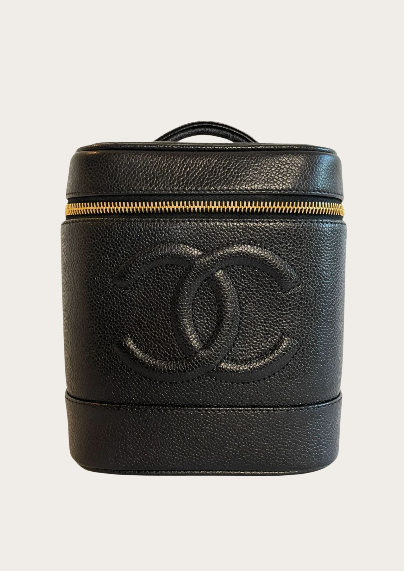 Vintage Chanel CC Caviar Vanity case in black Caviar leather 