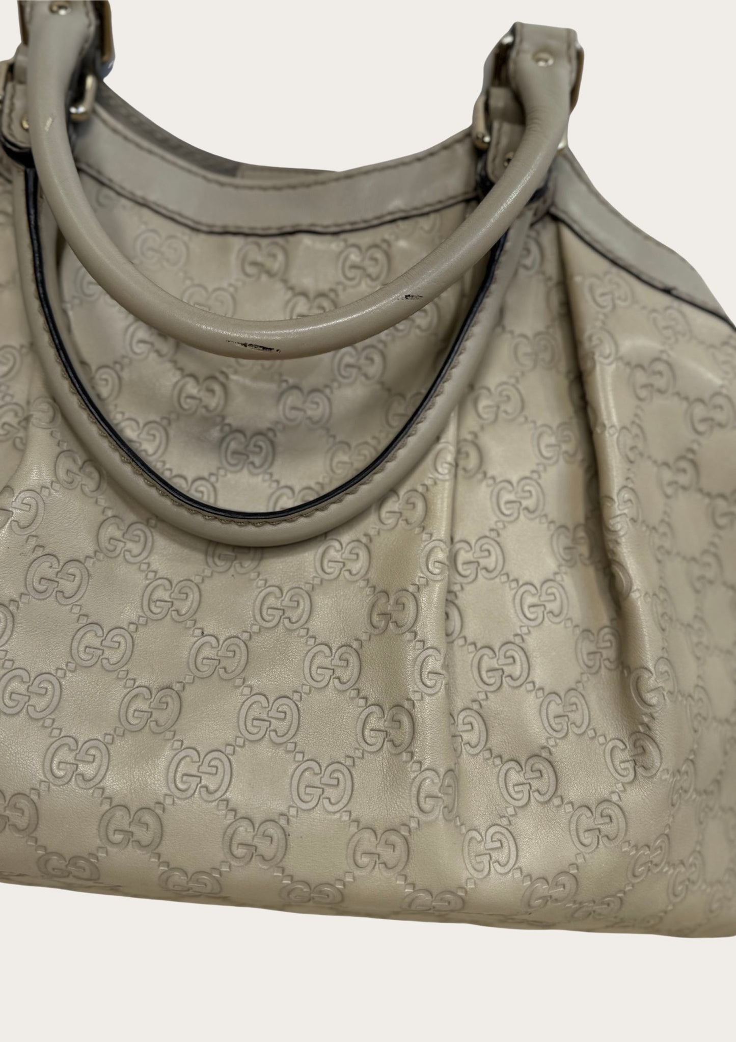 Authentic Gucci Sukey medium bag in beige Guccissima leather