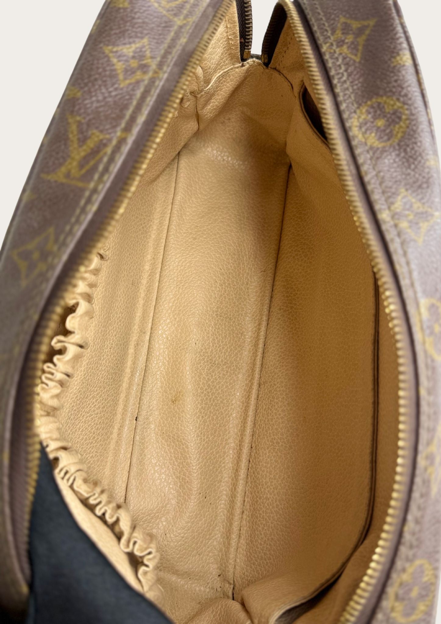 Authentic vintage Louis Vuitton Trousse de toilette 28 toiletry case